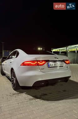 Седан Jaguar XF 2016 в 