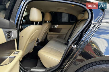 Седан Jaguar XF 2013 в 