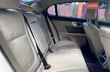 Седан Jaguar XF 2013 в 
