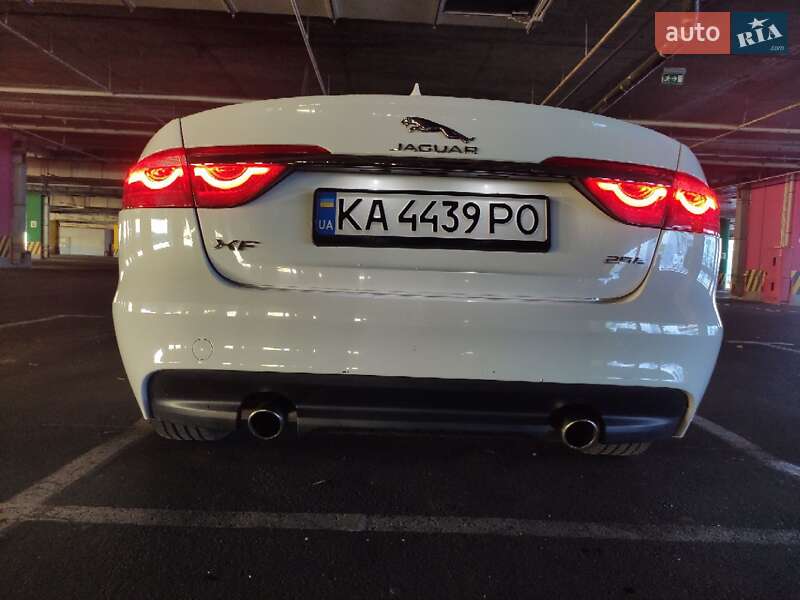 Седан Jaguar XF 2017 в Киеве