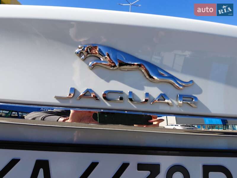 Седан Jaguar XF 2017 в Киеве