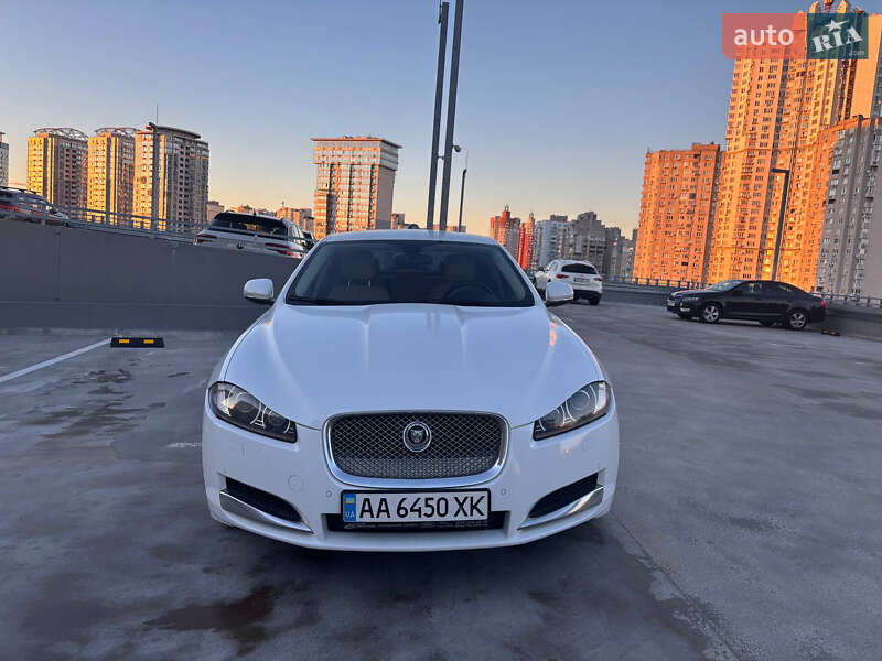 Седан Jaguar XF 2012 в Киеве