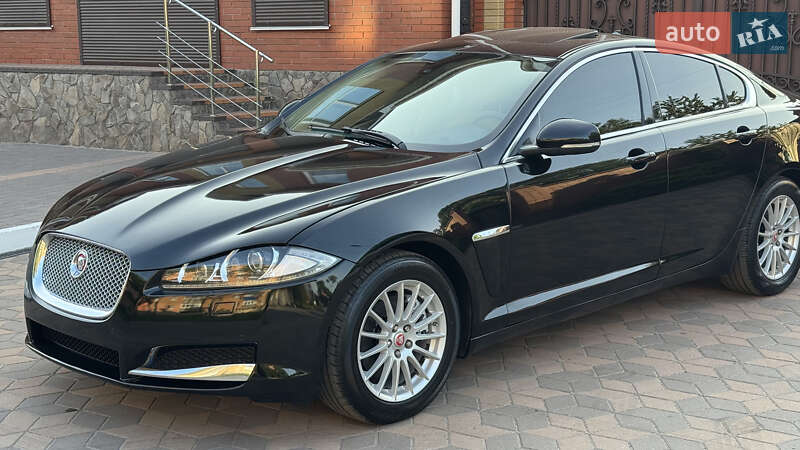 Седан Jaguar XF 2014 в Киеве