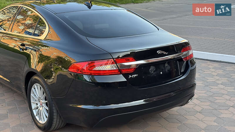 Седан Jaguar XF 2014 в Киеве