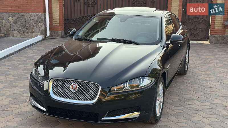Седан Jaguar XF 2014 в Киеве