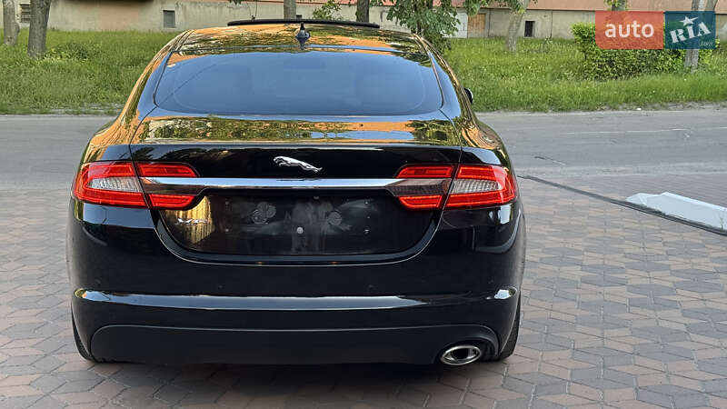 Седан Jaguar XF 2014 в Киеве