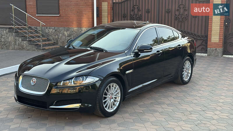 Седан Jaguar XF 2014 в Киеве