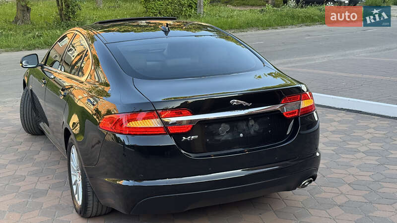 Седан Jaguar XF 2014 в Киеве