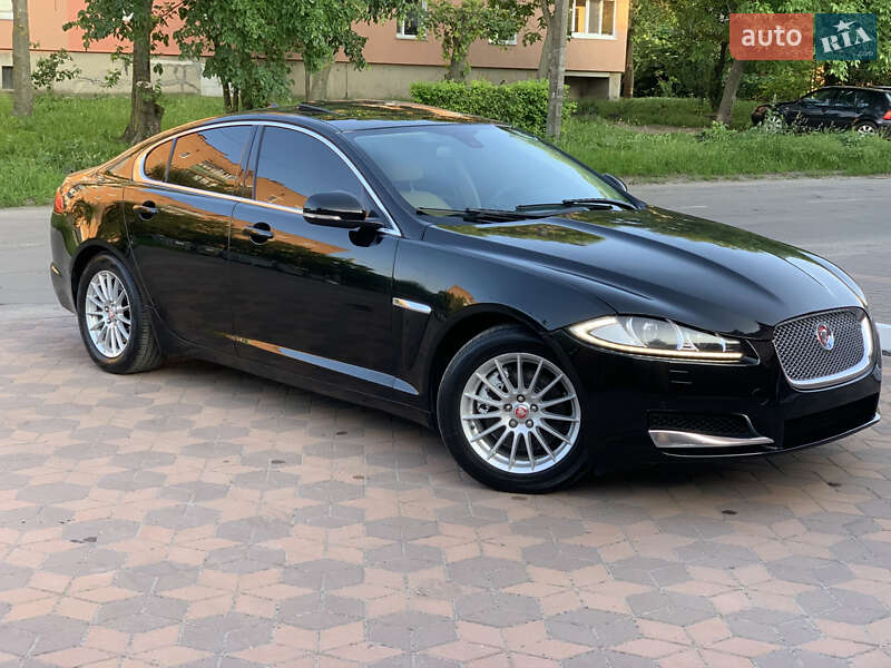 Седан Jaguar XF 2014 в Киеве