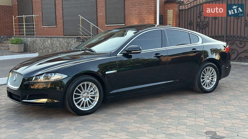 Седан Jaguar XF 2014 в Киеве