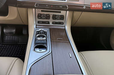 Седан Jaguar XF 2014 в 