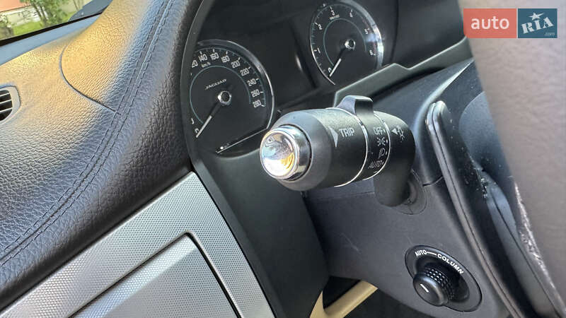 Седан Jaguar XF 2014 в Киеве