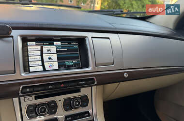 Седан Jaguar XF 2014 в 