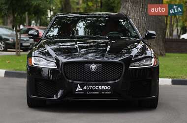 Седан Jaguar XF 2015 в 
