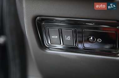 Седан Jaguar XF 2015 в 