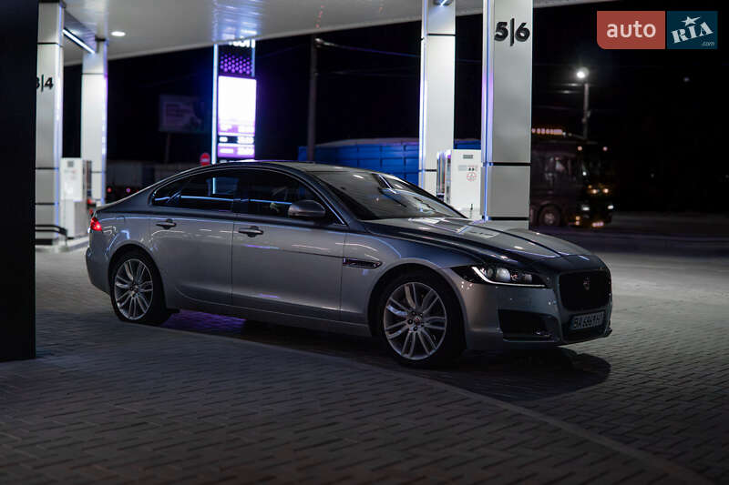 Седан Jaguar XF 2015 в Кропивницком