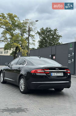 Седан Jaguar XF 2013 в 