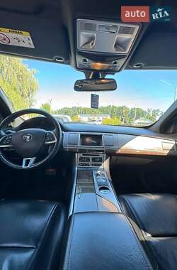 Седан Jaguar XF 2014 в 