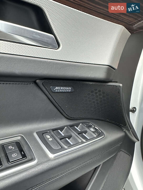 Седан Jaguar XF 2016 в Львове