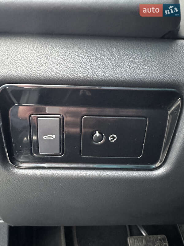 Седан Jaguar XF 2016 в Львове