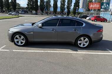 Седан Jaguar XF 2018 в 