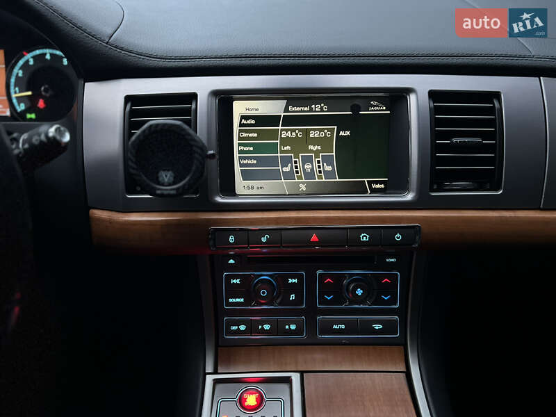 Седан Jaguar XF 2008 в Киеве
