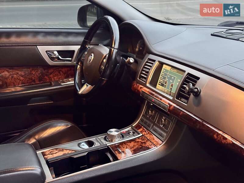 Седан Jaguar XF 2009 в Одессе