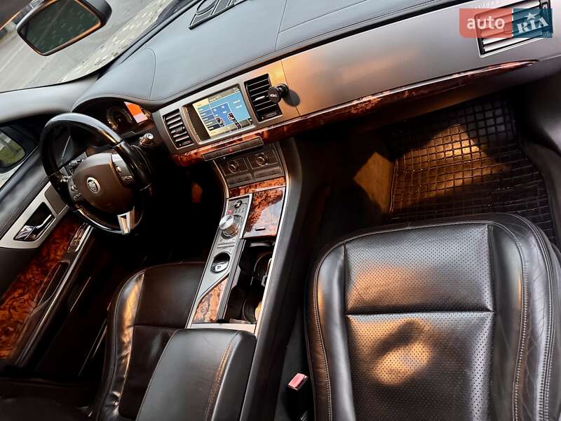 Седан Jaguar XF 2009 в Одессе