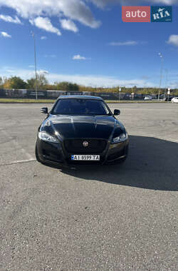 Седан Jaguar XF 2016 в Киеве
