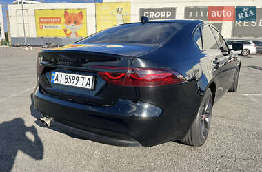 Седан Jaguar XF 2016 в 