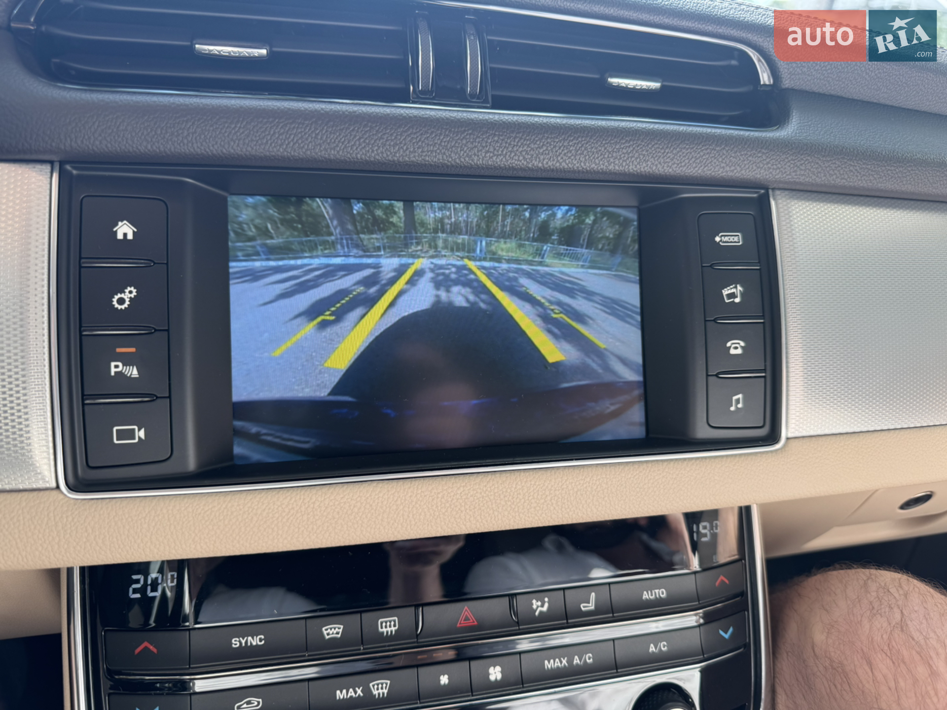 2016 Jaguar XF - мініатюра 8