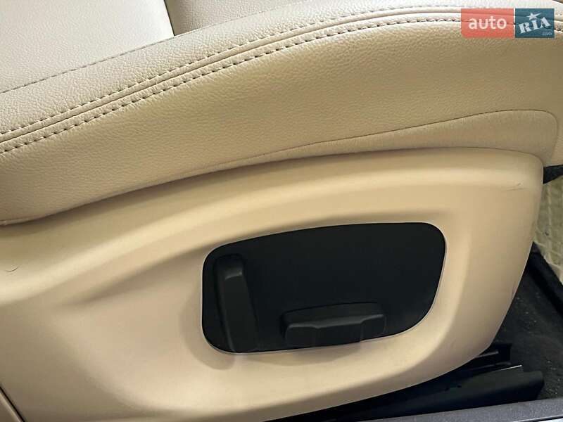 Седан Jaguar XF 2016 в Киеве