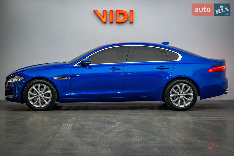 Седан Jaguar XF 2016 в Киеве
