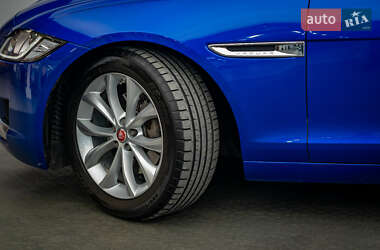 Седан Jaguar XF 2016 в 