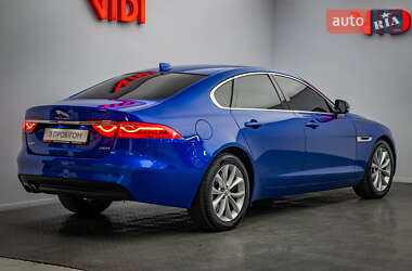 Седан Jaguar XF 2016 в 