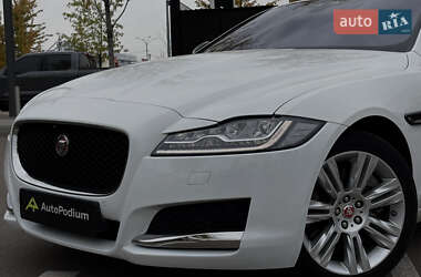 Седан Jaguar XF 2016 в 