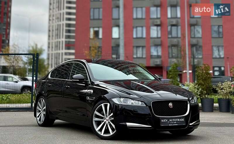 Седан Jaguar XF 2016 в  фото Седан Jaguar XF 2016 в