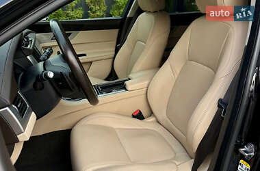Седан Jaguar XF 2016 в  фото 34 Седан Jaguar XF 2016 в