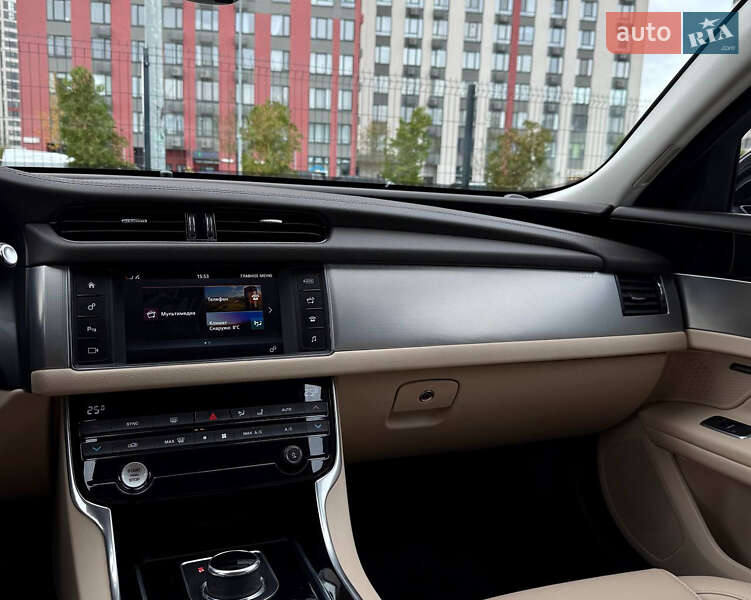 Седан Jaguar XF 2016 в Києві фото 42 Седан Jaguar XF 2016 в Києві