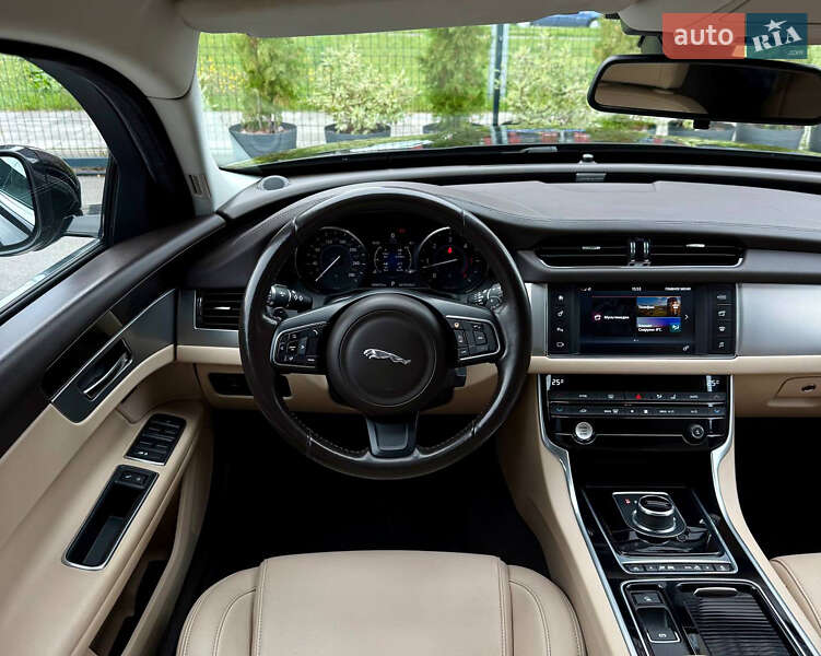 Седан Jaguar XF 2016 в Києві фото 47 Седан Jaguar XF 2016 в Києві