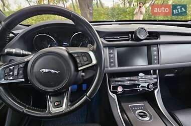 Седан Jaguar XF 2016 в  фото 59 Седан Jaguar XF 2016 в