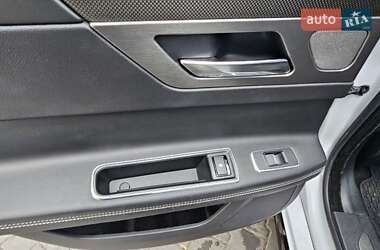 Седан Jaguar XF 2016 в  фото 66 Седан Jaguar XF 2016 в