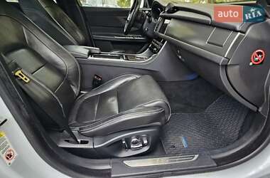 Седан Jaguar XF 2016 в  фото 75 Седан Jaguar XF 2016 в