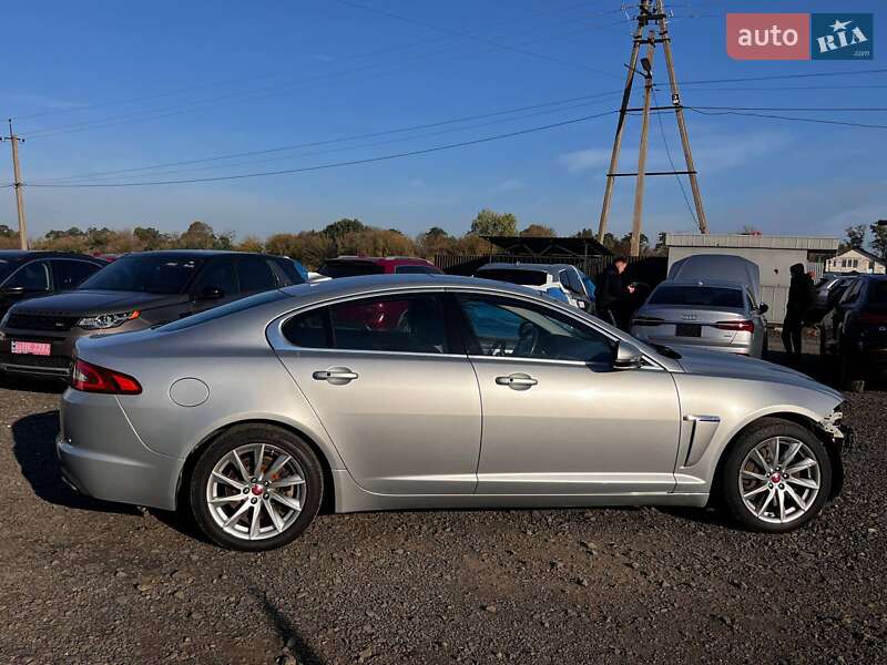 Седан Jaguar XF 2015 в Луцке