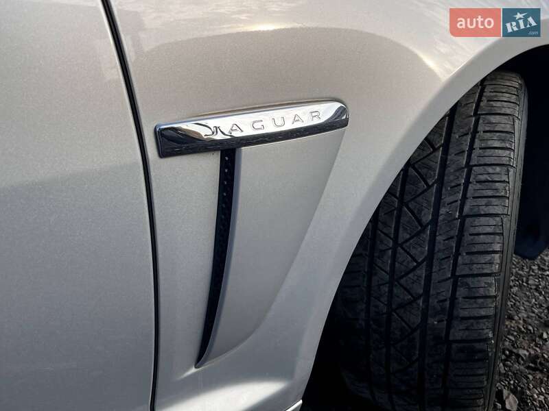 Седан Jaguar XF 2015 в Луцке