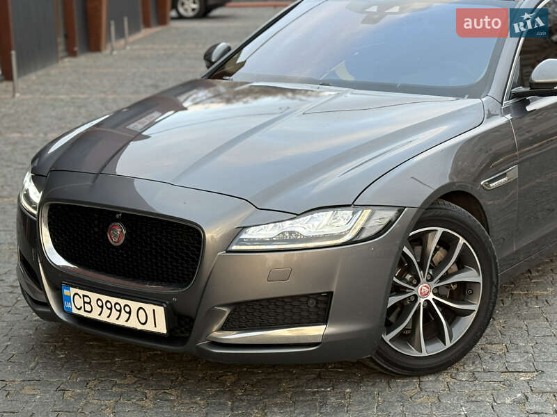 Седан Jaguar XF 2016 в Чернигове