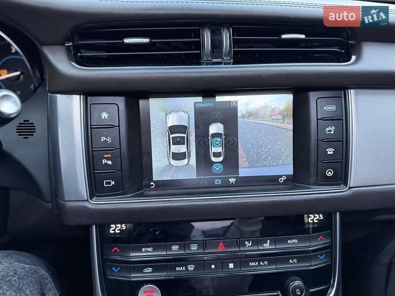 Седан Jaguar XF 2016 в Чернигове