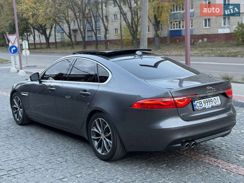 Седан Jaguar XF 2016 в Чернигове