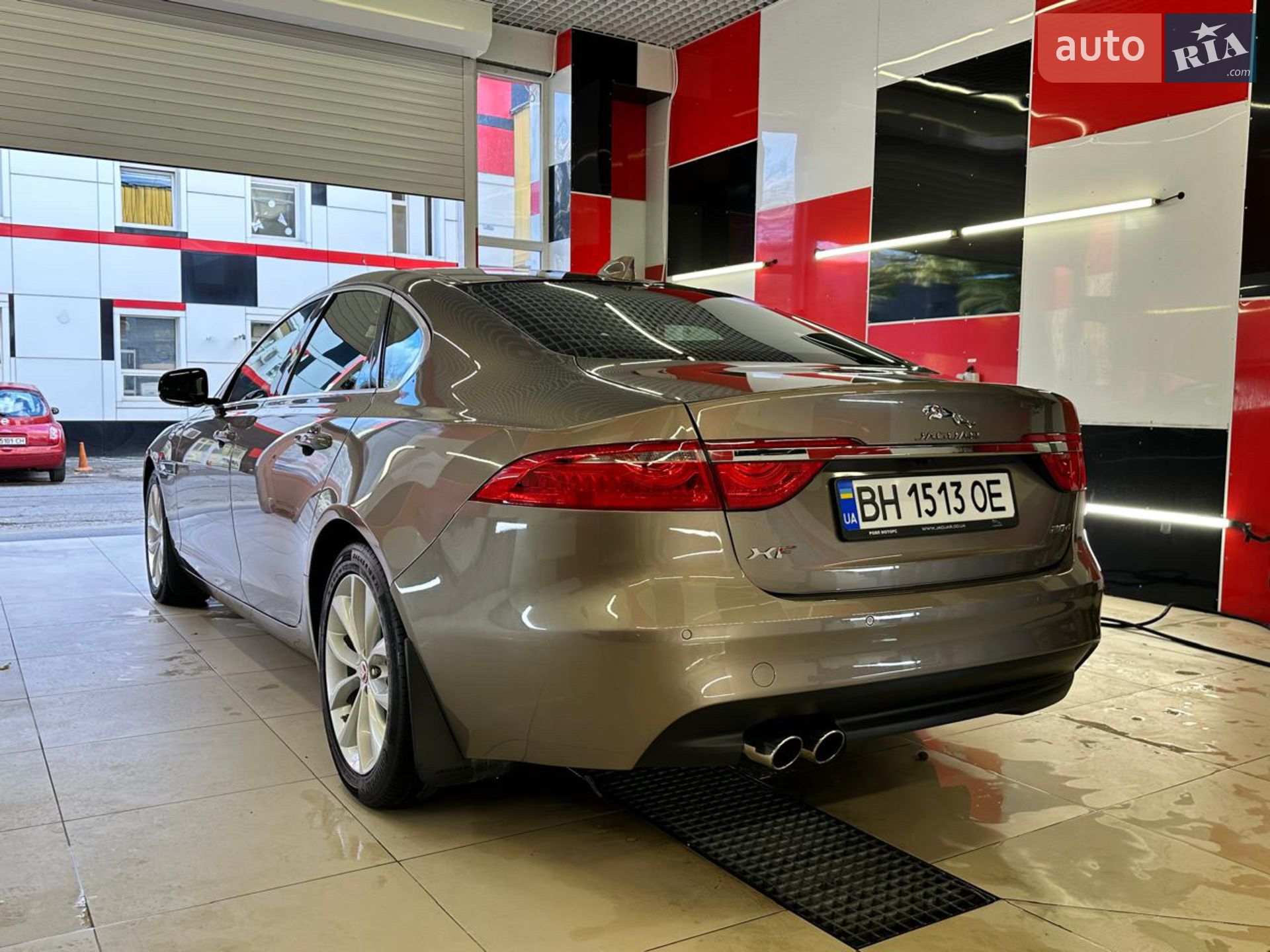 2016 Jaguar XF - мініатюра 4