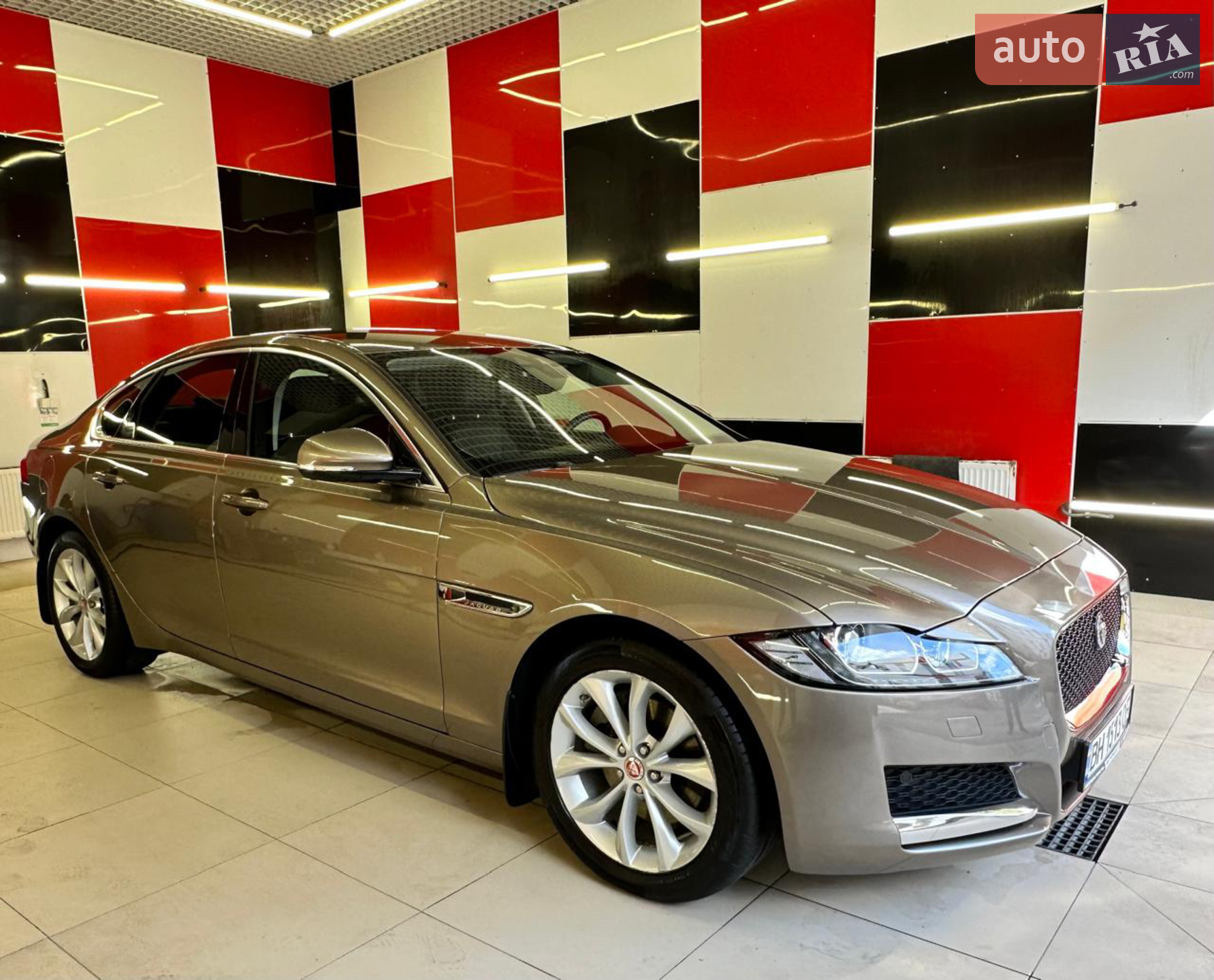 2016 Jaguar XF - мініатюра 6